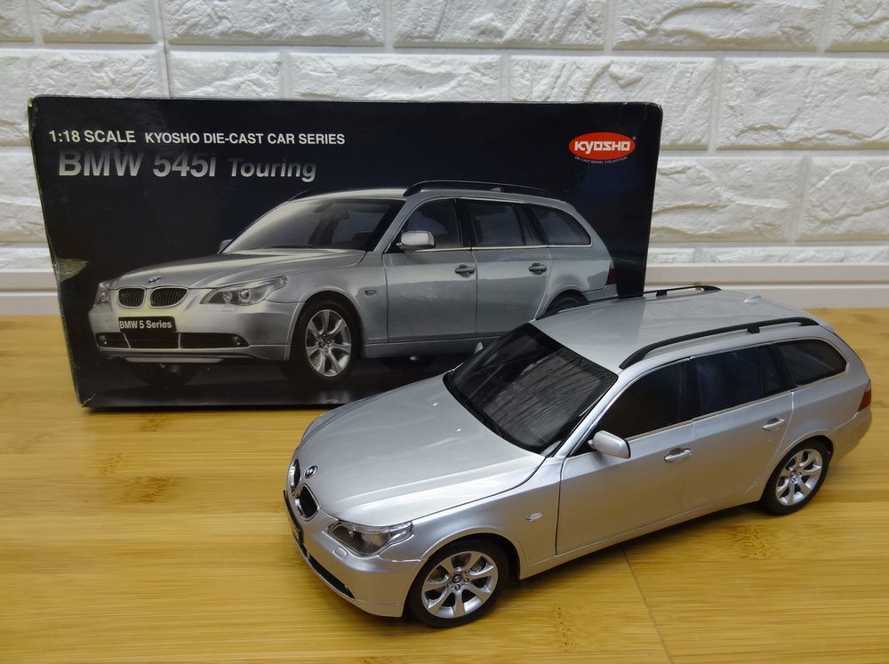 KYOSHO/京商 1/18 BMW 545i ツーリング シルバー ミニカー BMW 5シリーズ Touring