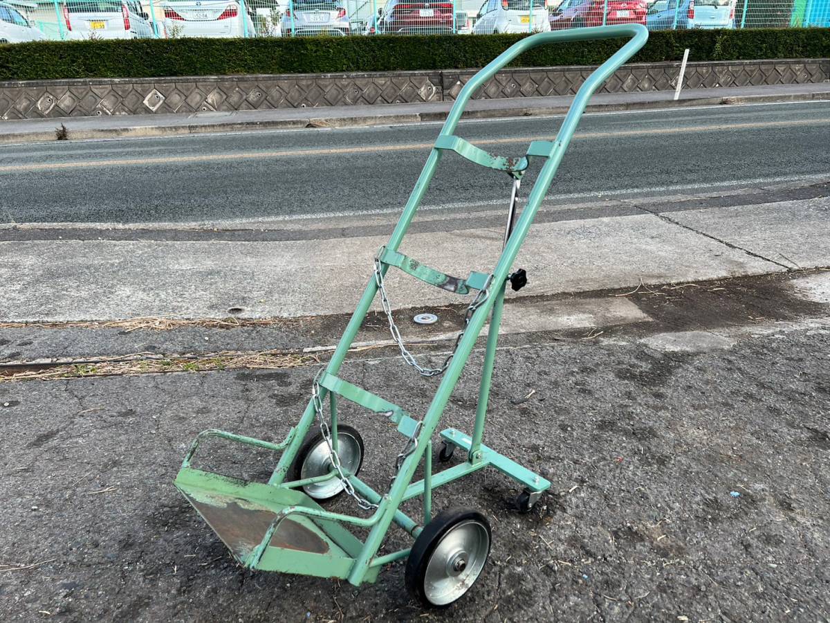 リアカー　溶接　用　酸素ボンベ　ぴったしです。　タイヤ良く回転します。　商用車 1】☆ボンベカート☆ ボンベ台車 キャスター付 酸素ボンベ 溶接ボンベ