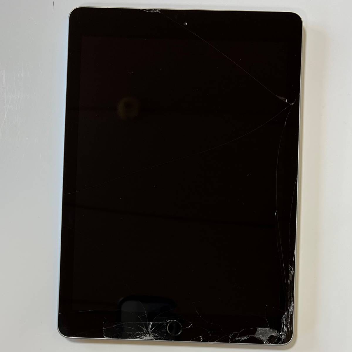 5台まとめ売り Apple iPad 第6世代 32GB 3台 iPad 第5世代 32GB 2台