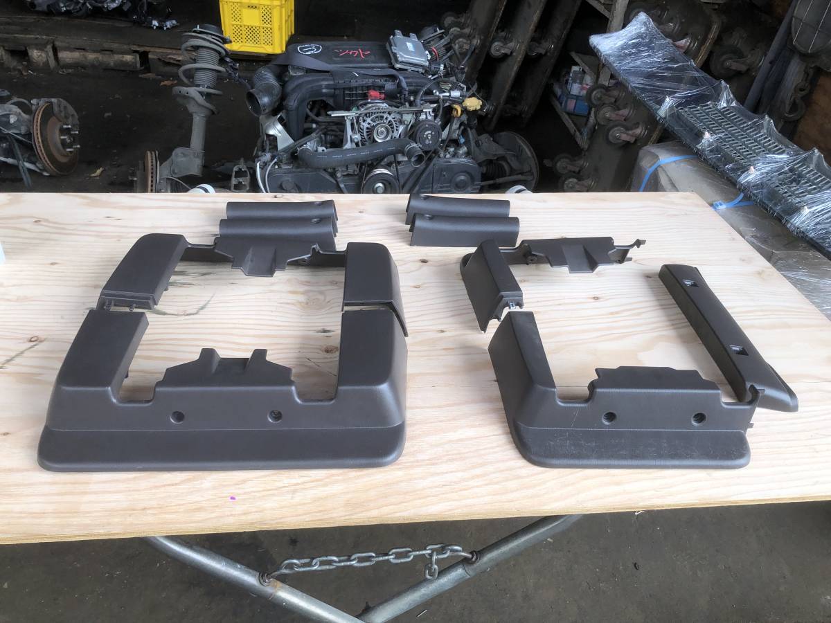 KZH100ハイエース セカンド　サードシート下トリム　低走行車