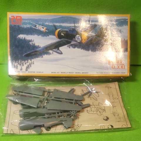 プラモデル まとめ売り ハセガワ 童友社 戦闘機 5機ですが、オマケあり 1円スタート_7