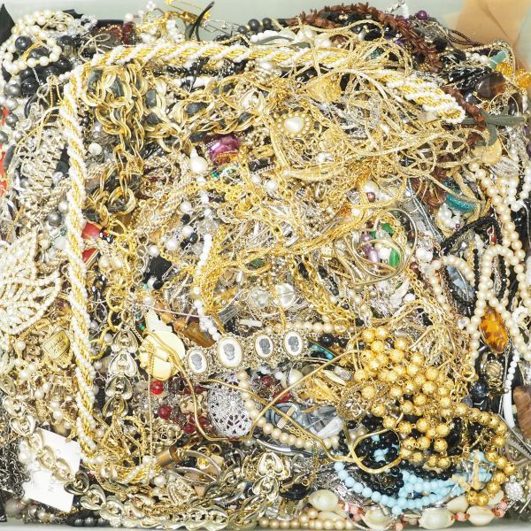 a0118 大量 20kg アクセサリー ネックレス ペンダント 等 まとめて セット 1円