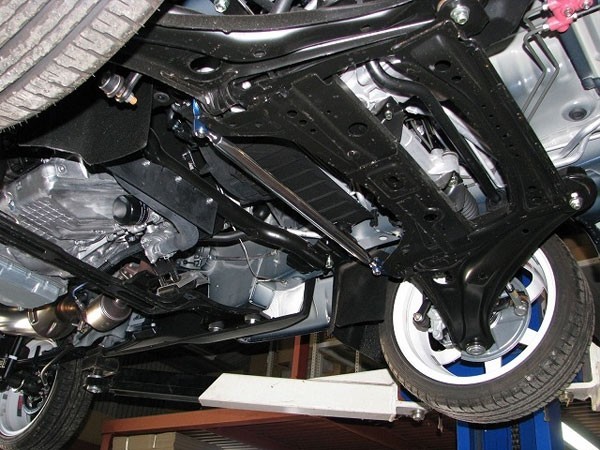 デリカD5 前期 カワイ製作所 ロアアームバー