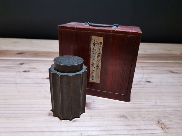 2025年最新Yahoo!オークション 【秀】r71kf18r 明代茶心工房 純錫 茶入
