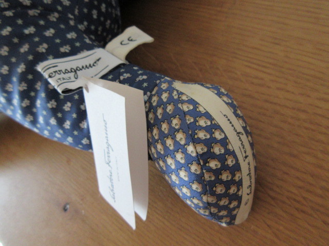 馬の形のぬいぐるみ 青色パターン 中型 （フェラガモ） - メルカリ