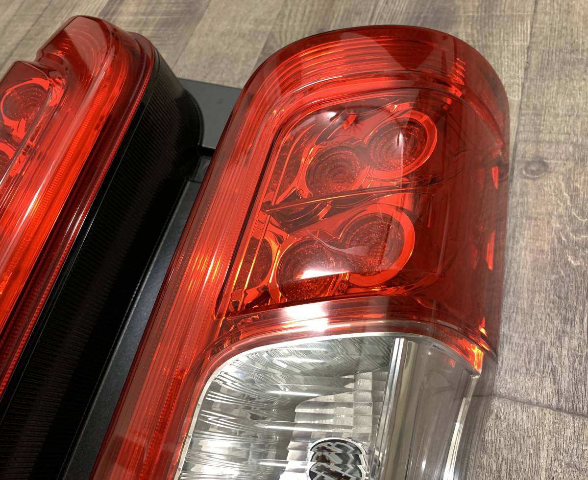 nv350 純正テールランプ プレミアムGX キャラバン LED 左右 欠けあり