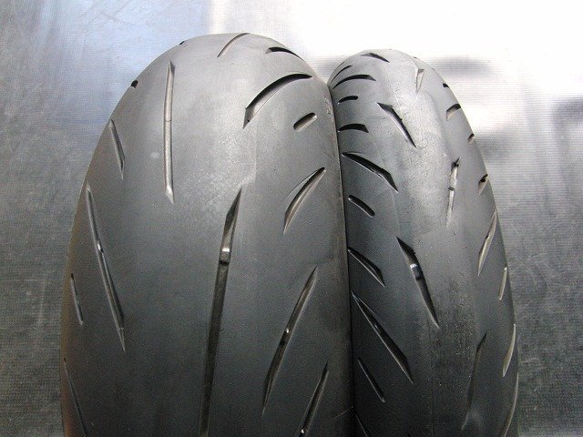 【送料無料★ ※沖縄・離島を除く】中古前後セット!ブリヂストン◎S22. 120/70ZR17. 190/50ZR17. RR027:23022