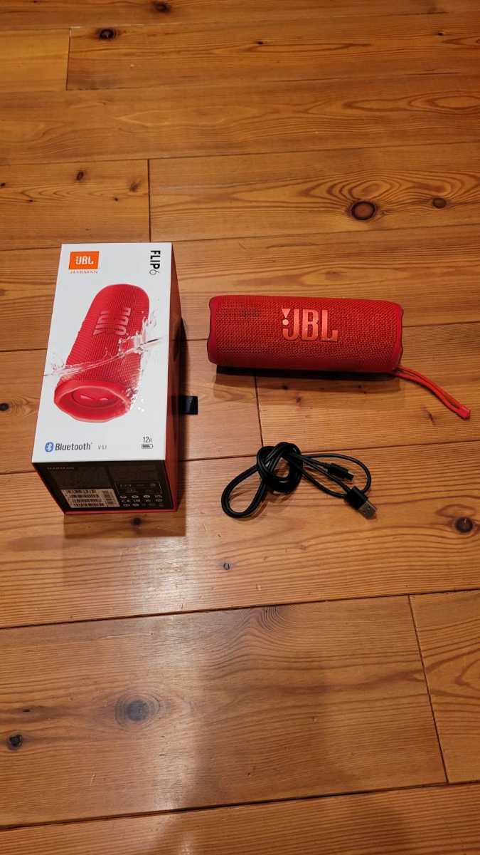 JBLFLIP6箱、充電ケーブル付