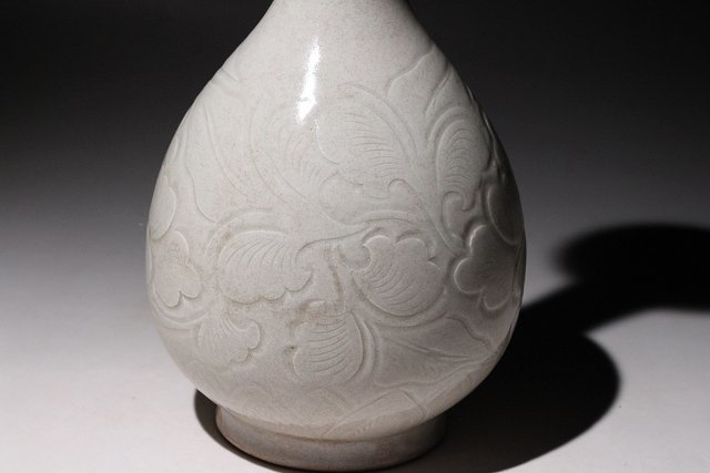 中国 宋時代 定窯白磁 细陰刻花卉文瓶 陶芸古美術 。 秘藏 宋 定窯 刻