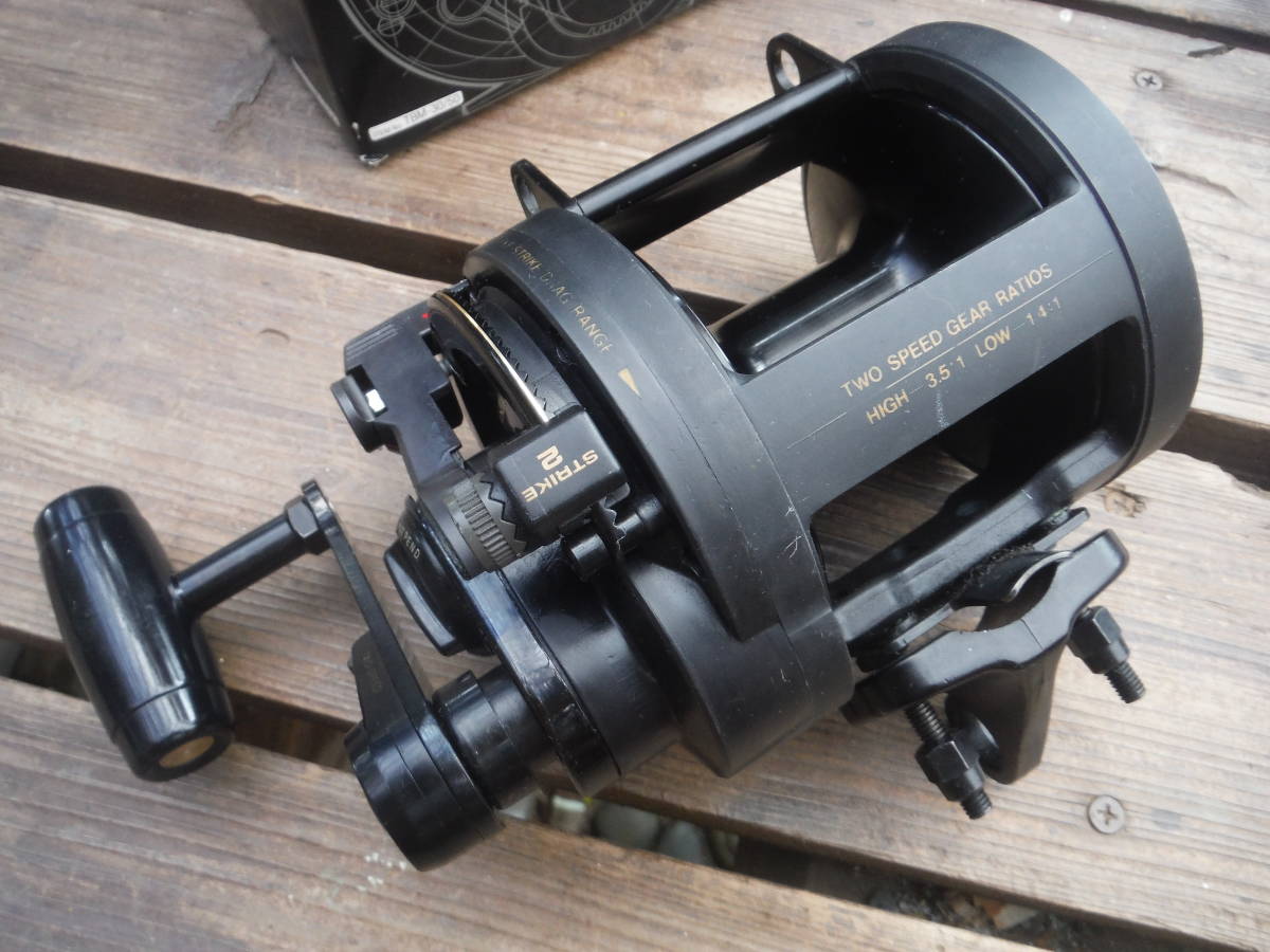 シマノトライトンビーストマスターGRAPHITE 2SPEED 20⁄50 トライトン