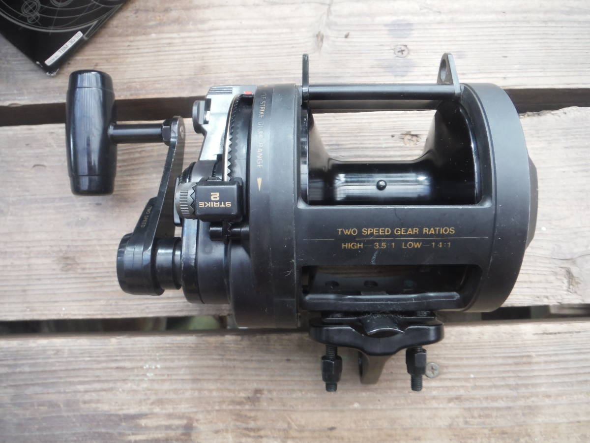 シマノトライトンビーストマスターGRAPHITE 2SPEED 20⁄50 トライトン
