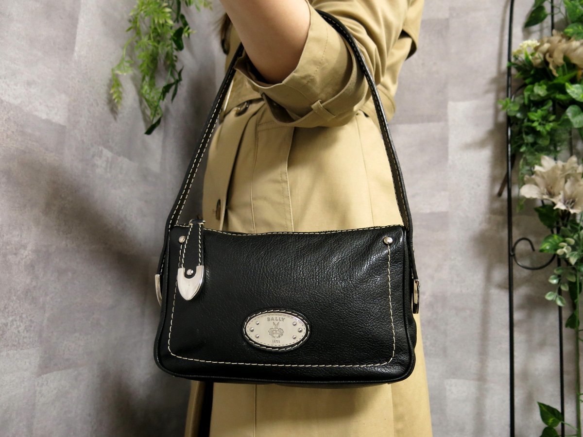 BALLY レザー バリー クラッチバッグ Bally（長財布）のフリマアイテム 