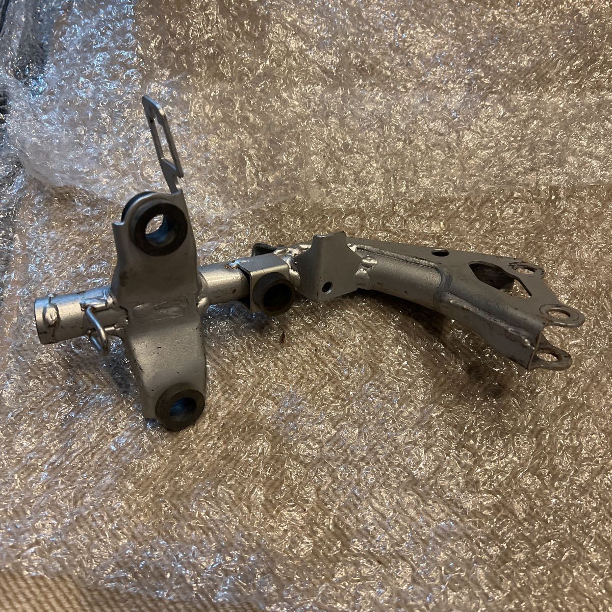 中古　美品　HONDA純正部品NSR250 MC28 メーターステイ