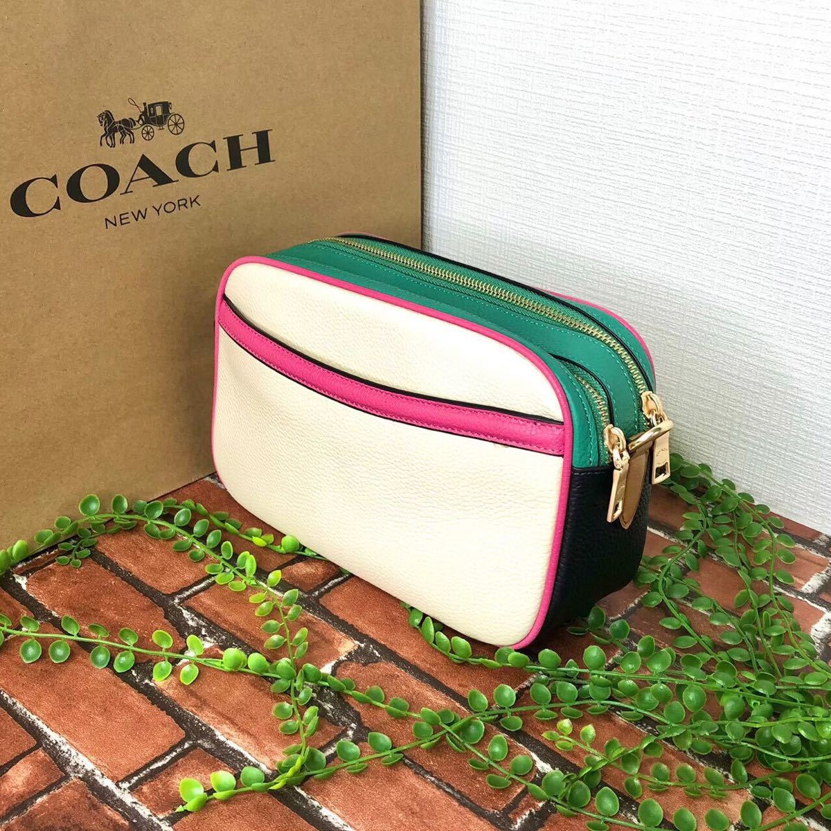 ≪新品≫COACH コーチ ショルダーバッグ 馬車ロゴ(大) ホワイト 