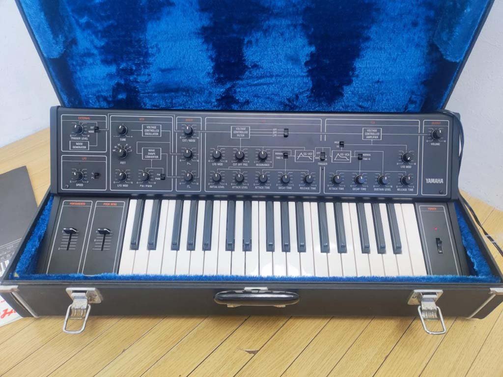 YAMAHA ヤマハ CS-10 アナログシンセサイザー ハードケース付 ヤマハ | CS-10 - シンセサイザー - 概要