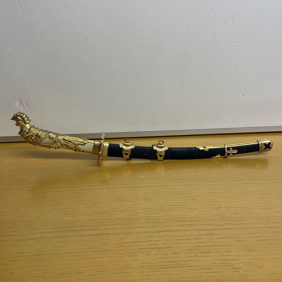 新作入荷，正規品 模造刀 サーベル 鳳凰 飾刀 拵え 刀剣 45cm装飾刀 美術刀旧日本海軍(模造刀)｜売買されたオークション情報、yahooの商品情報をアーカイブ公開 - オークファン 模造刀