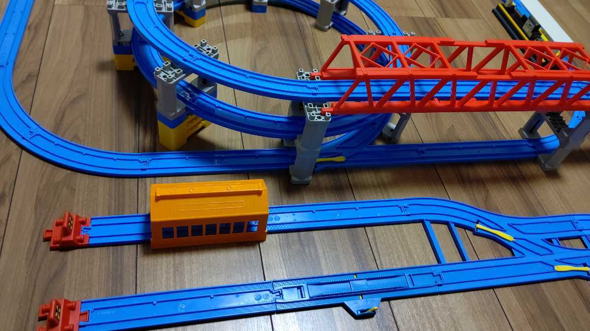 プラレール レイアウト 大量 踏切 駅 同梱不可 3段ループ 鉄橋 タワー 