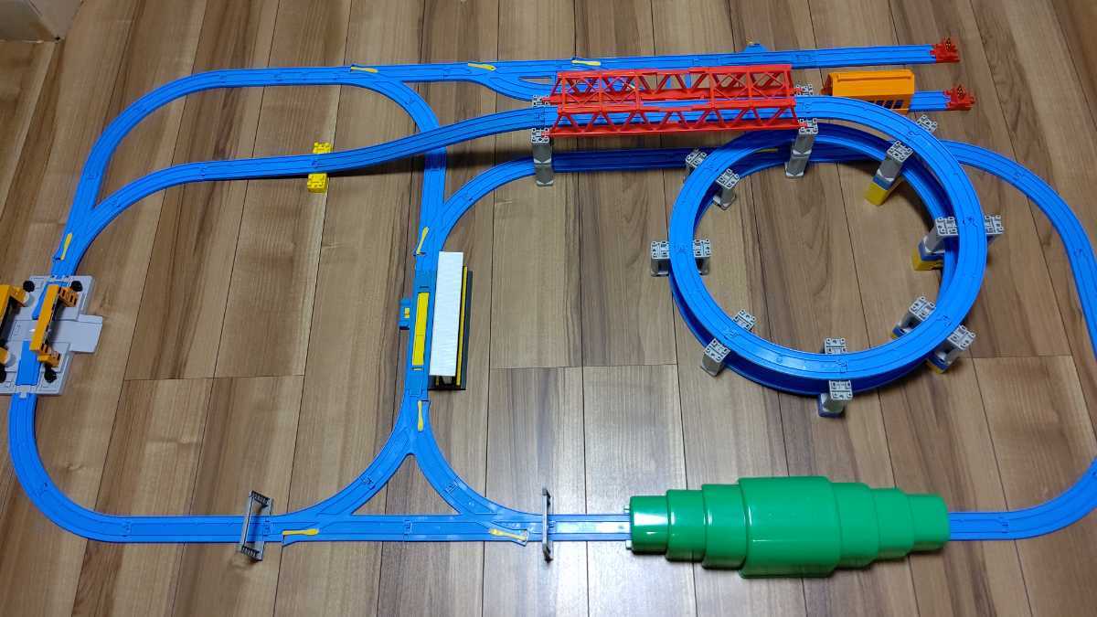 プラレール レイアウト 大量 踏切 駅 同梱不可 3段ループ 鉄橋 タワー 
