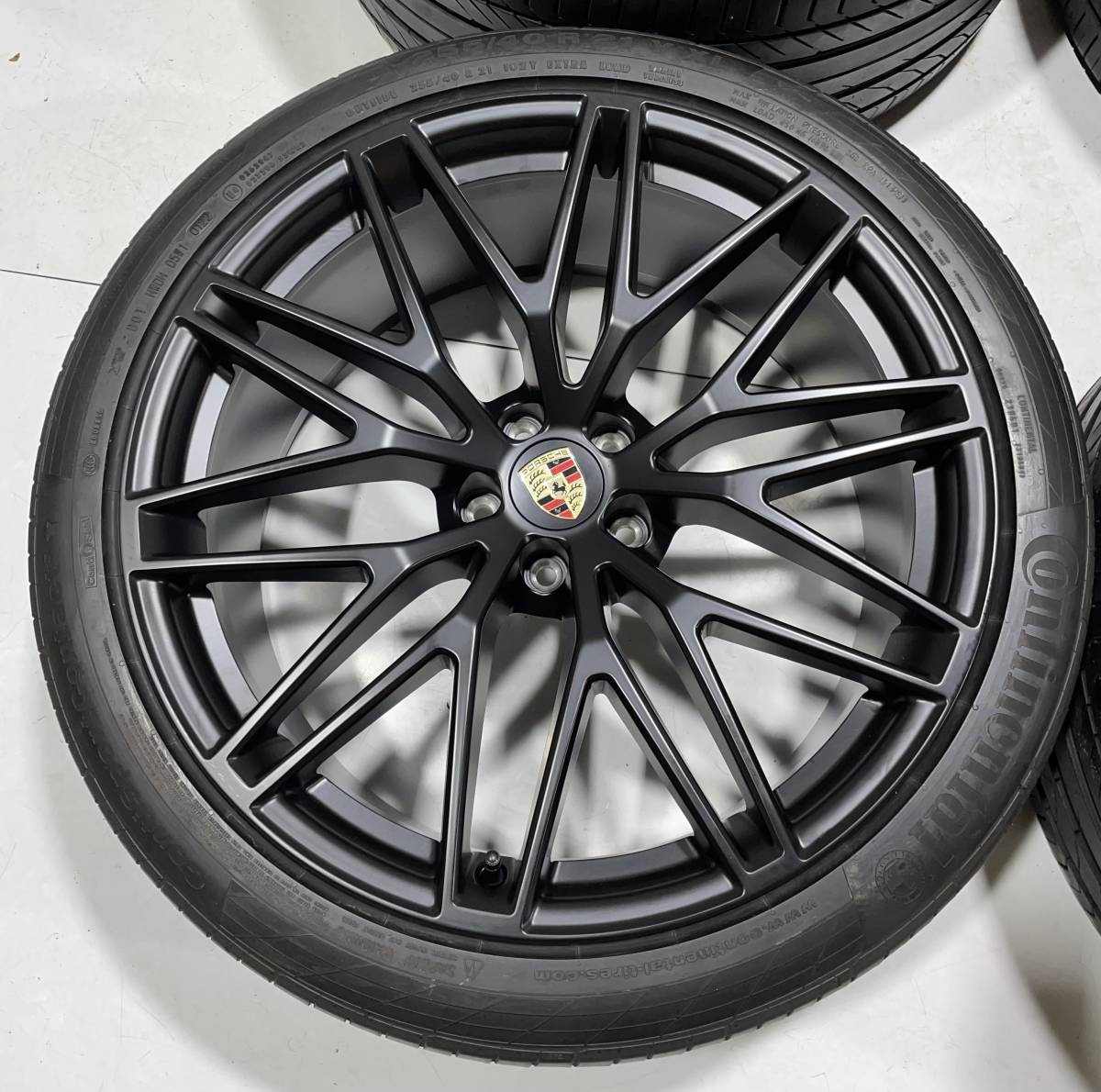 21インチホイールタイヤ 純正 ポルシェマカン RS Spider ポルシェ 