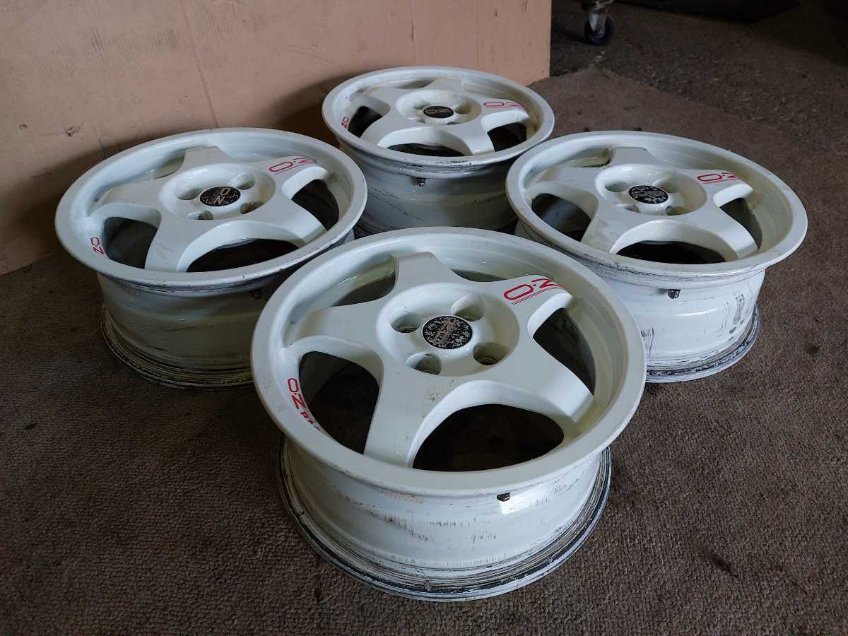 OZレーシング クロノ 15インチ 15×6J ET40 PCD100 4穴 再塗装 ホワイト 