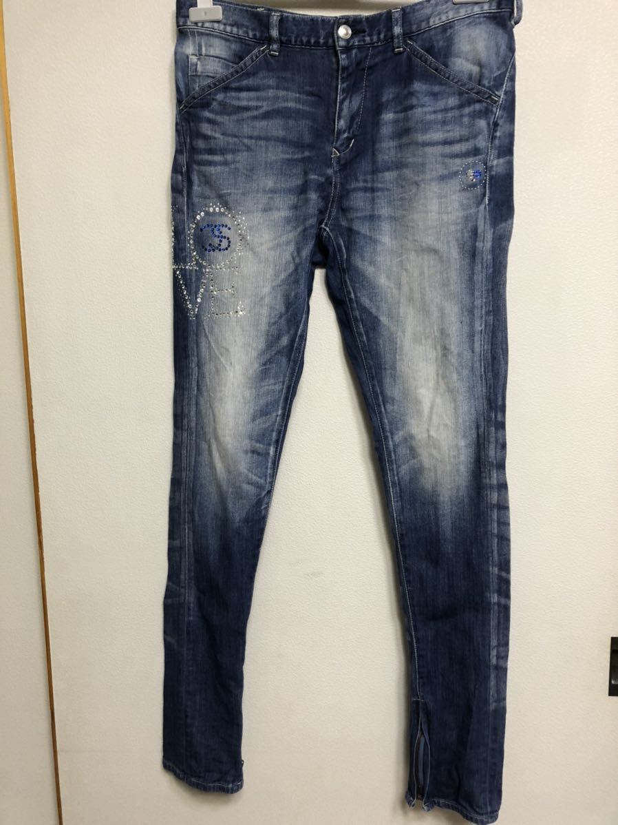 フランシストモークス スワロフスキーloveデニムパンツ メンズ3 ミスチル桜井着用