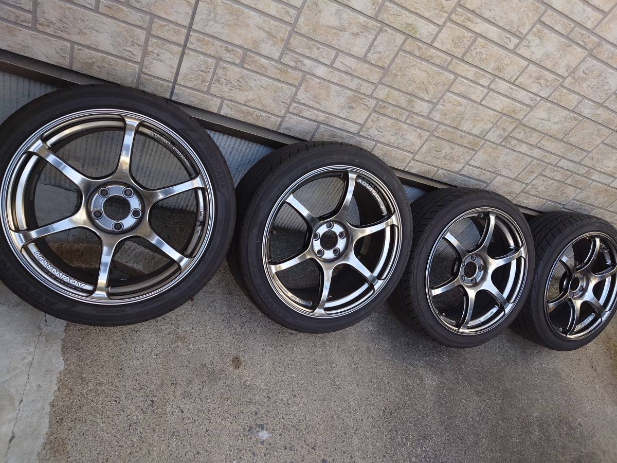 中古】 ADVAN Racing 18インチ 美品！ヨコハマバリ山タイヤ付き！8J 