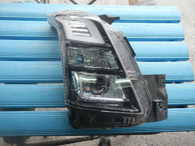 G31599 MH55S ワゴンR スティングレー LED 右 ヘッド ライト 右ライト koito コイト 100-59376