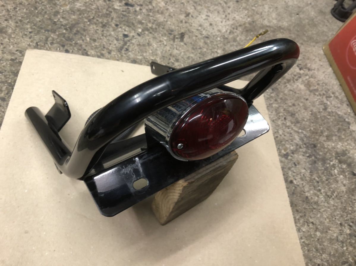 FTR223用　タンデムグリップ　タンデムバー　黒　ミニキャッツアイテールランプ付き　フェンダーレス_3