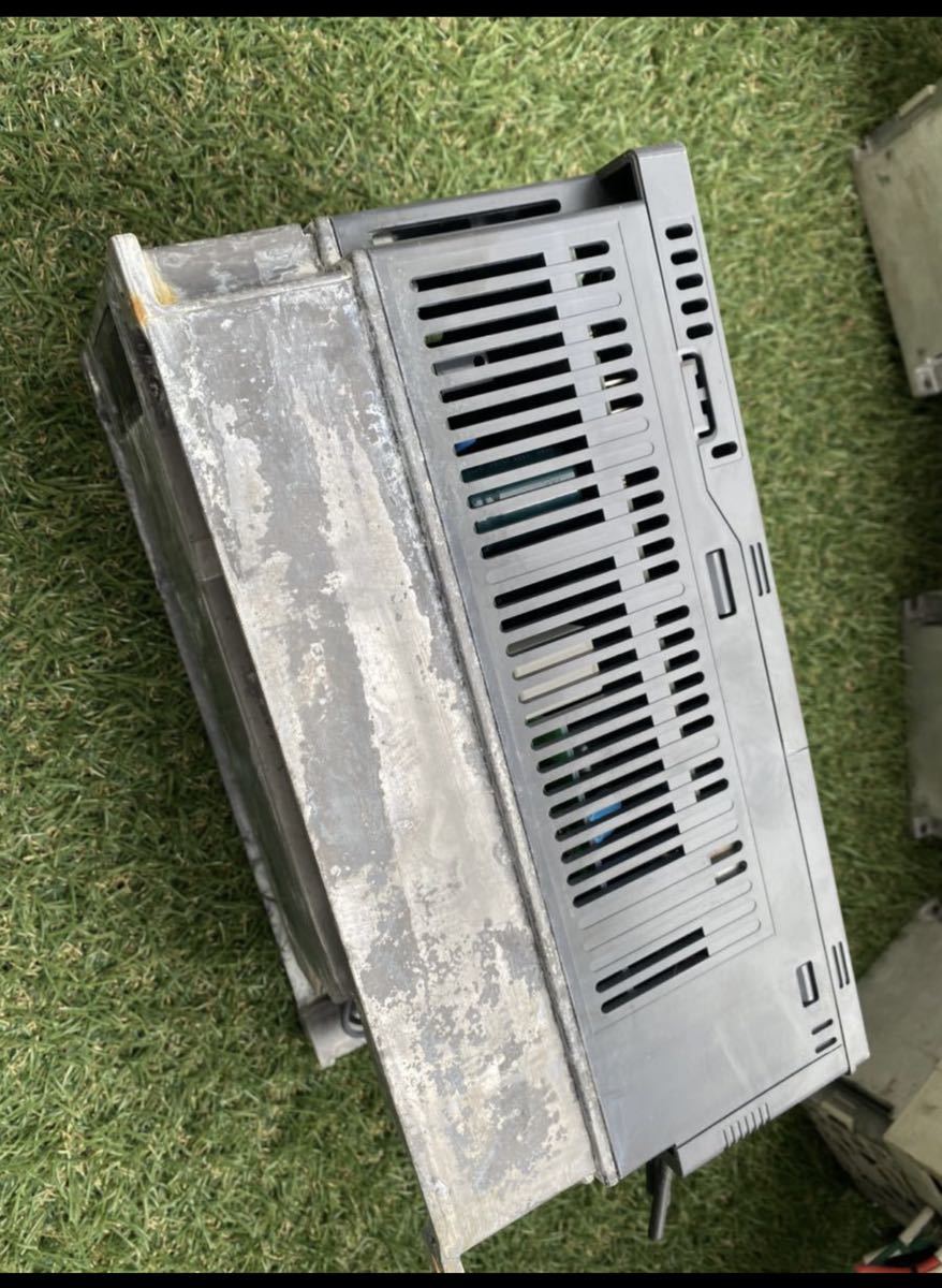 3B0003K 三菱電機 インバーター FR-B2200-2,2kW A800 保証付き  