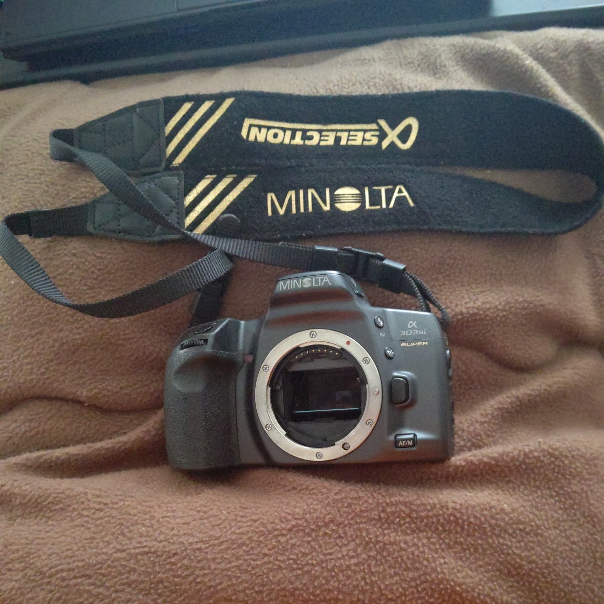 MINOLTA 303si super 一眼レフ（ミノルタ α-303si SUPER 探れる 一眼 