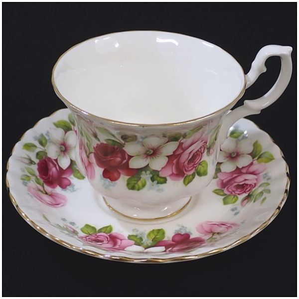 ROYAL ALBERT ロイヤルアルバート カップ＆ソーサー 花柄 金縁 2客