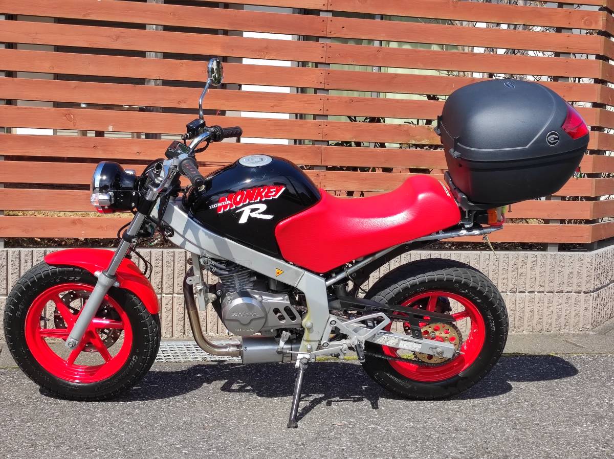 ベース車両:エイプ50 | 排気量:82cc NSR50にエイプ アルミフレームに 