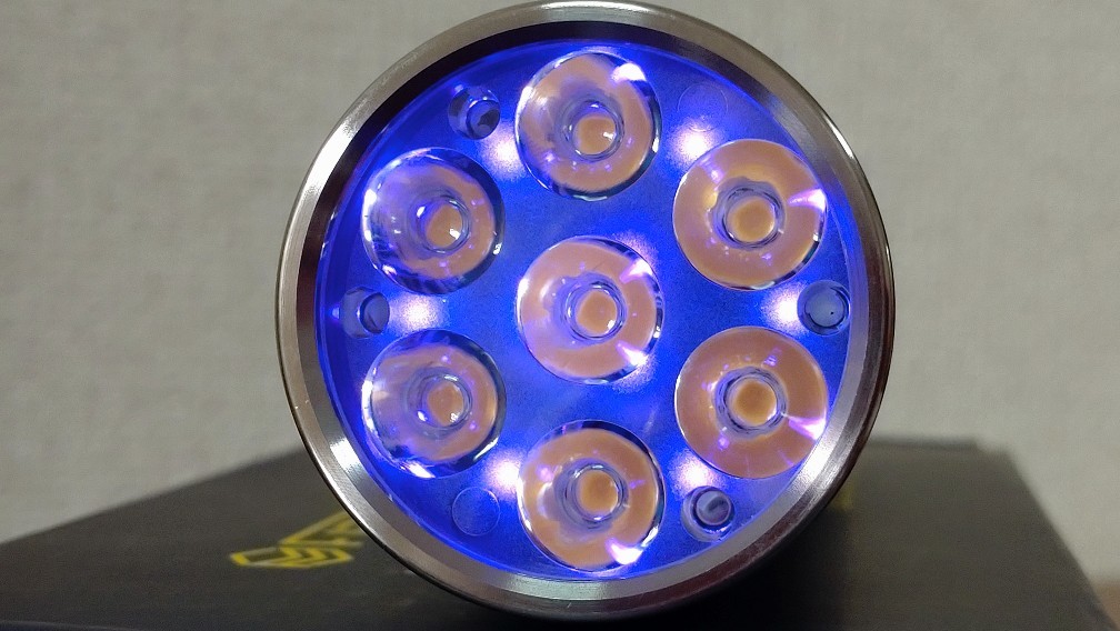 FireflyLite E07 SAND [219B/4000K] 