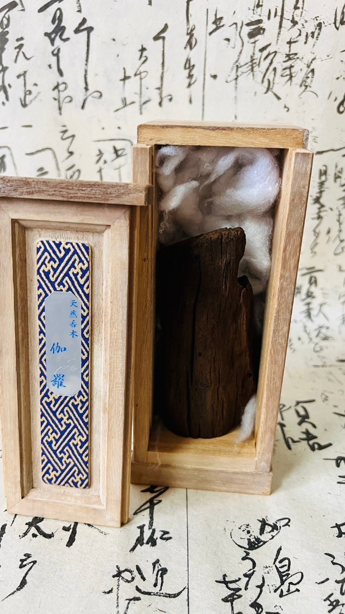 時代物『天然香木　伽羅』93g 香木 お香　松栄堂 鳩居堂 日本香堂 沈香 伽羅 香道具　中国美術　ベトナム産　お焼香　沈香　保証品