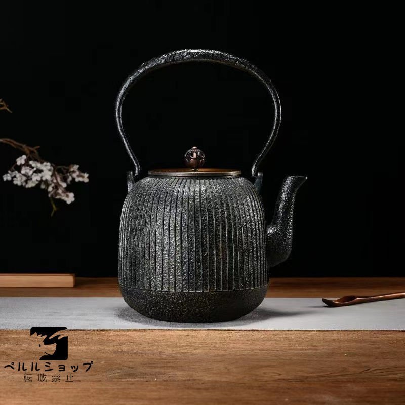 鉄瓶 装飾的な彫刻 容量2500水漏れ無 参考品 ジャンク」 龍文堂造 鉄瓶 水漏れ 底割れ(ヒビ)有り 【公式通販】
