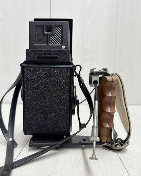 大人気，お買い得 外観美品 YASHICA MAT-124G ⁄ YSHINON 80mm F3.5