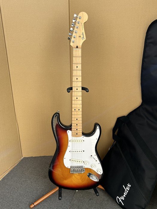 綺麗【Fender Japan Stratocaster フェンダージャパン ストラト