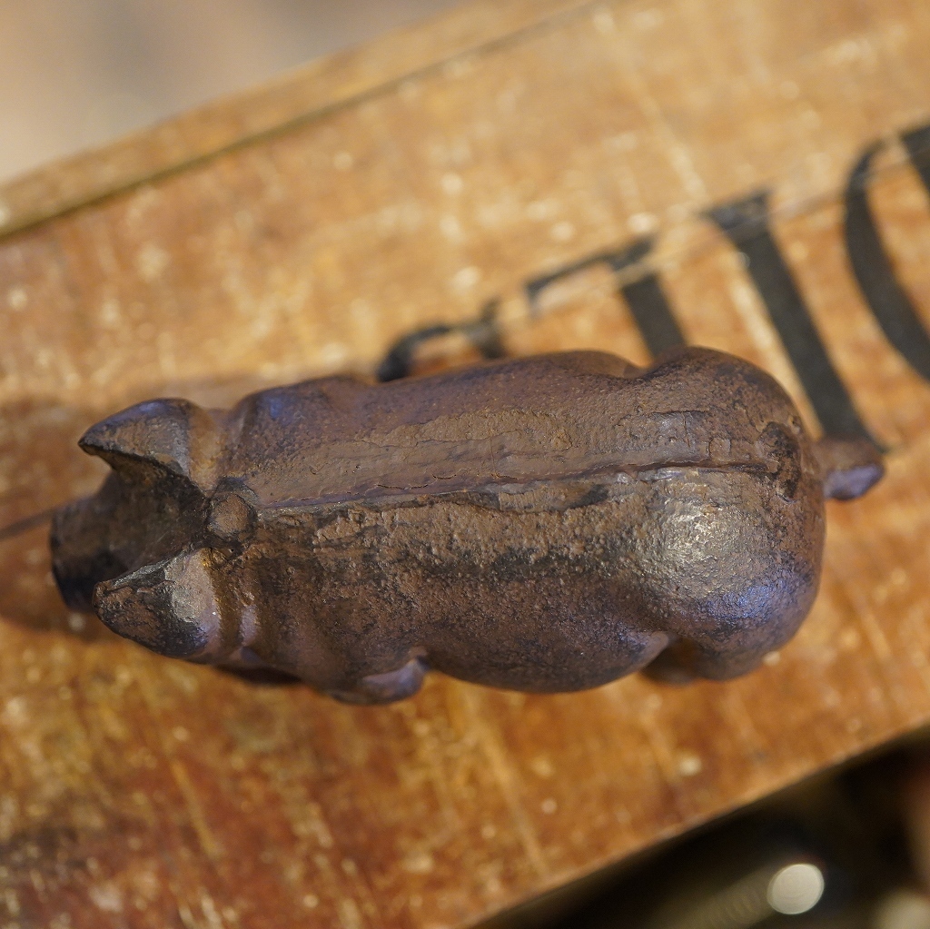 アンティーク 古雑貨 ヴィンテージ 骨董 ブタ 置物 豚 文鎮 ペーパーウエイト インテリア オブジェ ディスプレイ ペーパーウェイト 雑貨 ブタ : 置物 古雑貨 ブラック コックさん