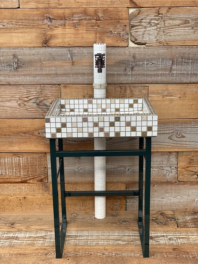 目玉商品　作善堂オリジナル　美濃焼タイルシンク流し台　ガーデンシンク　浅型スクエア　お庭や玄関先にいかがでしょう