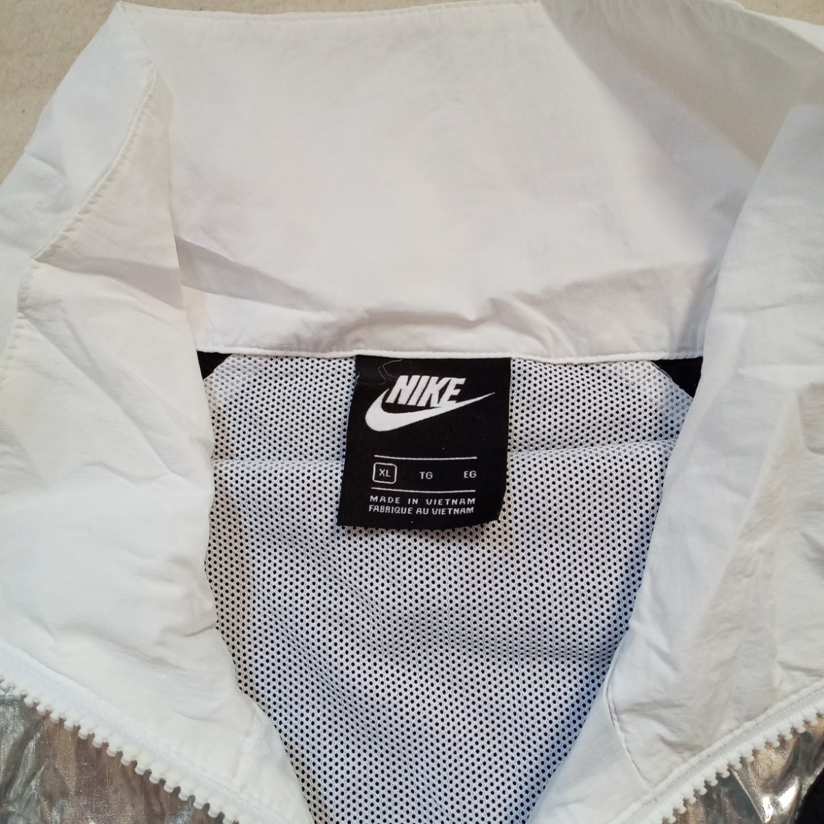 NIKE ナイキ ナイロンジャケット 白 XL☆スウッシュ スウォッシュ 