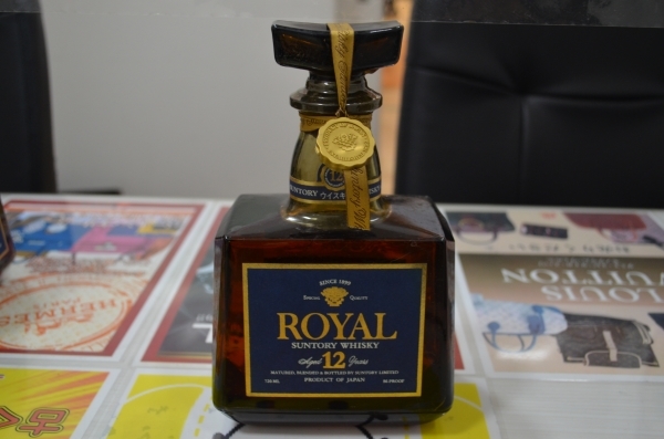 サントリー ローヤル ROYAL 12年 720ml 43％ 古酒 未開栓 同梱不可