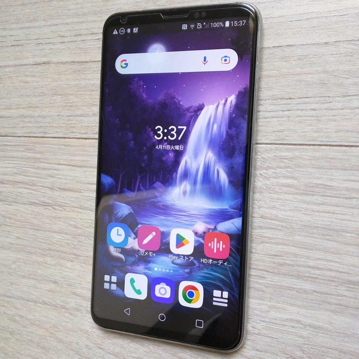 LG「V30+L-01K」美品になると思います。　 RAM4GB ROM128GB　ドコモ版　ケースはおまけ