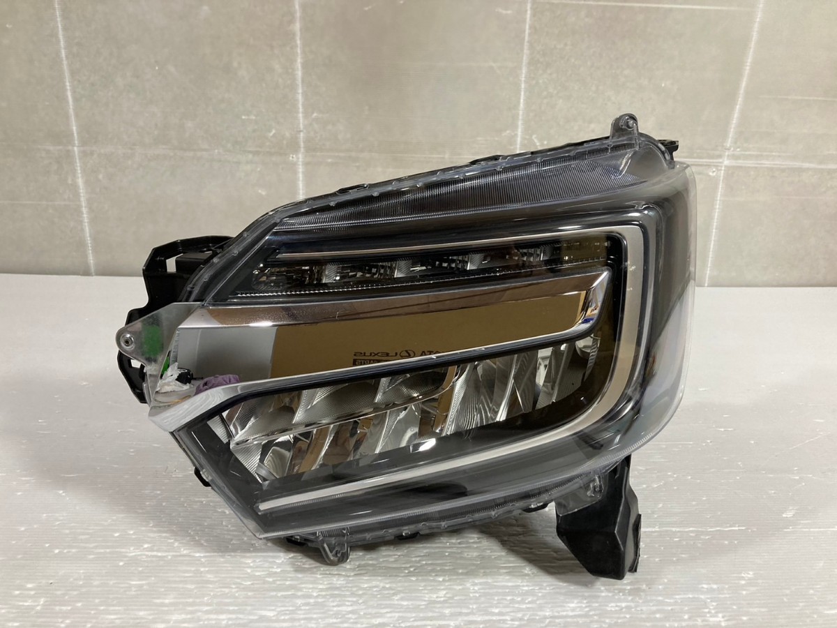 岩手 盛岡発】中古 純正 レガシィ TA-BP5 「ヘッドランプセット」 HID
