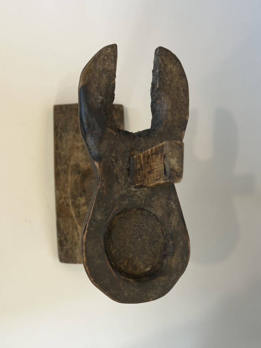 李朝 CE） | 入蘆花（ロカニイル） 木の燭台と白磁灯火器（1392–1897