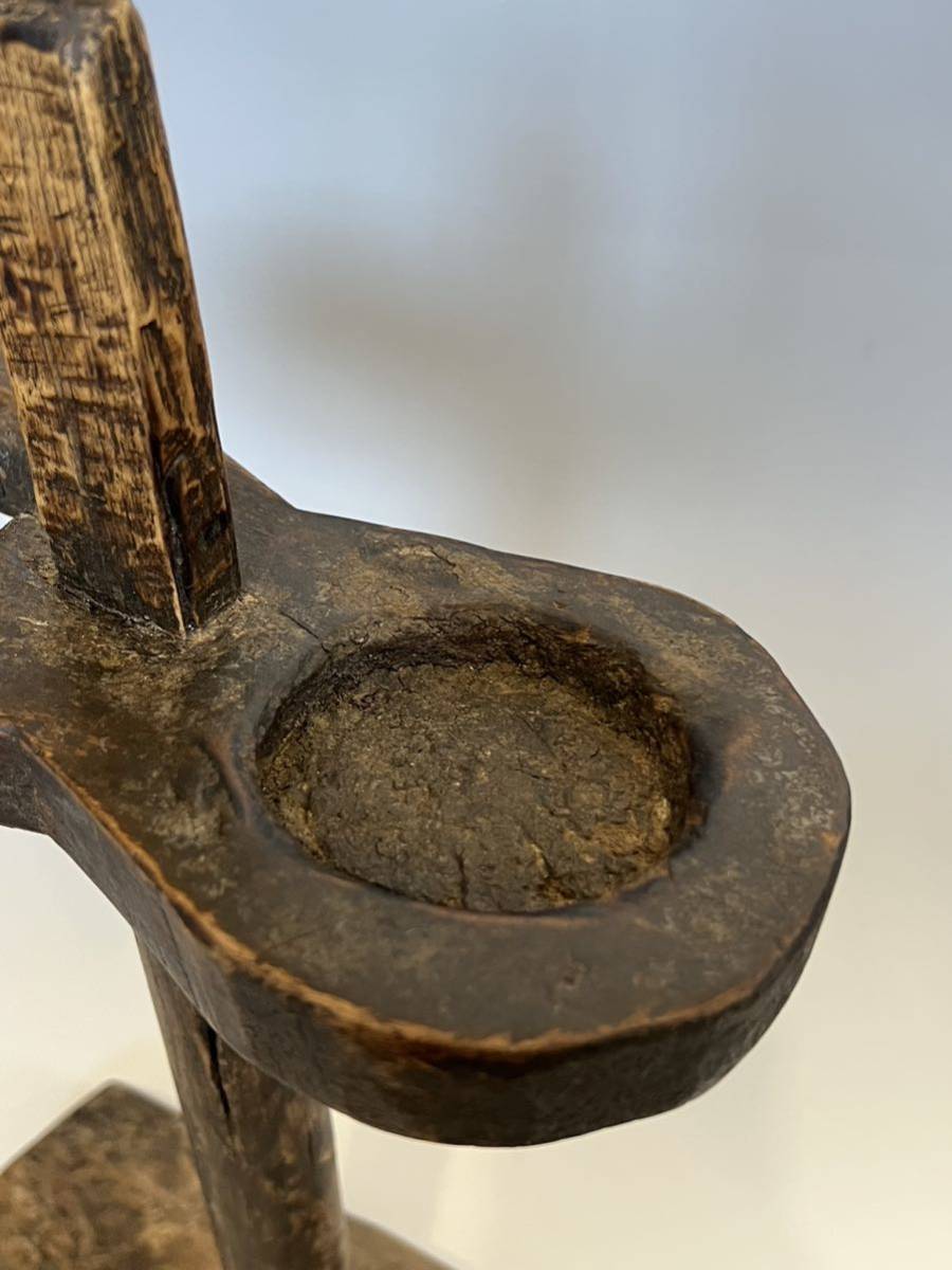 李朝 CE） | 入蘆花（ロカニイル） 木の燭台と白磁灯火器（1392–1897