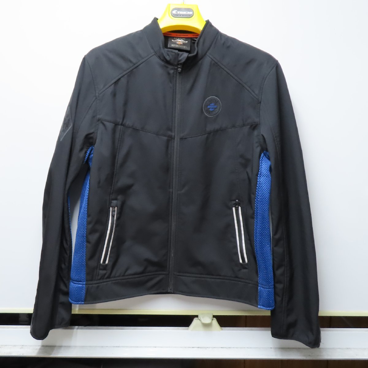 【中古美品】ハーレーダビッドソン 97505-19VM バックロゴソフトシェルジャケット Lサイズ メンズ ウェア バイク 二輪 ブルゾン ツーリング
