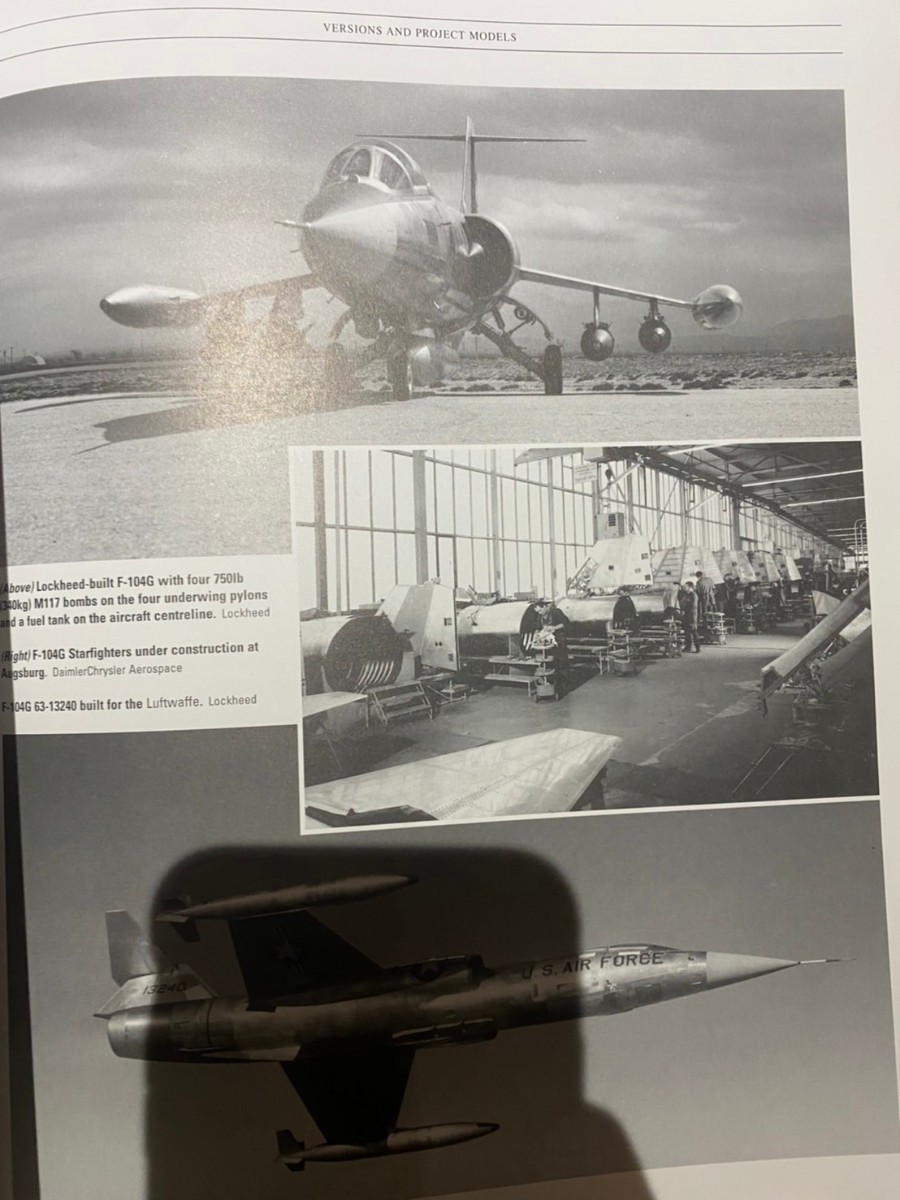 Lockheed F-104 Starfighter by Martin W. Bowman with Matthias Vogelsang　本　書籍　飛行機　戦闘機　アーミー　戦争　海外　書籍