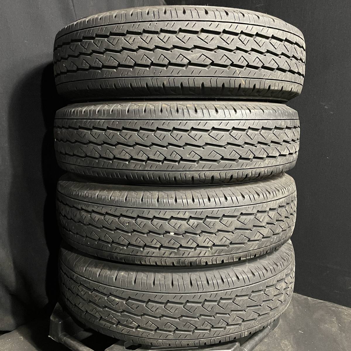 スーパーバリ山★195/80R15 109/107L ブリヂストン V600 2020年製★夏 4本セット　ハイエース　キャラバン
