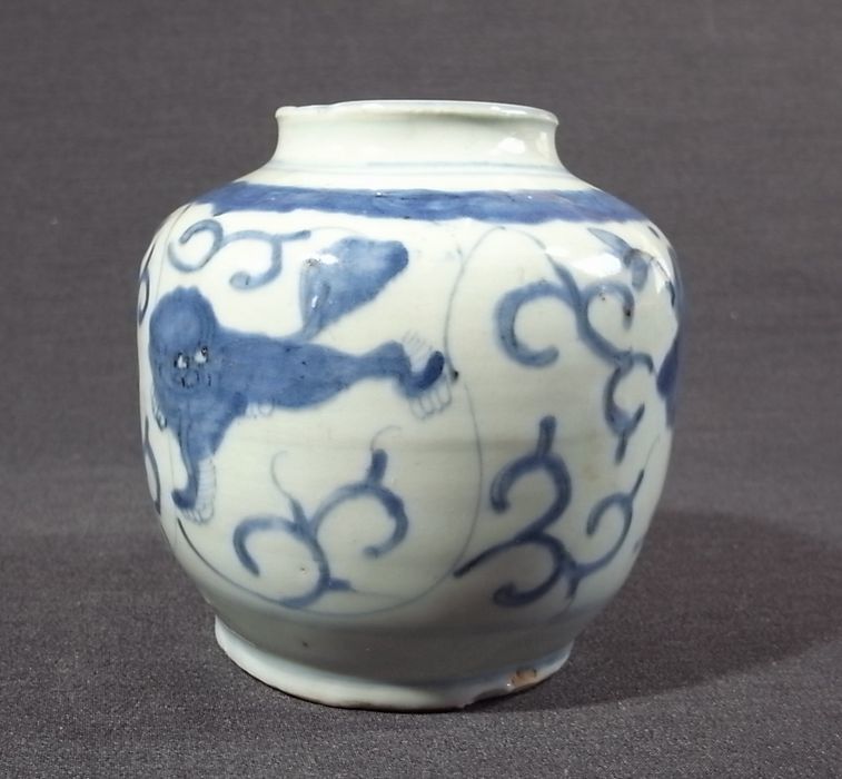 d8 中国 明末清初 獅子花唐草染付壺 吉祥獣 【公式通販】