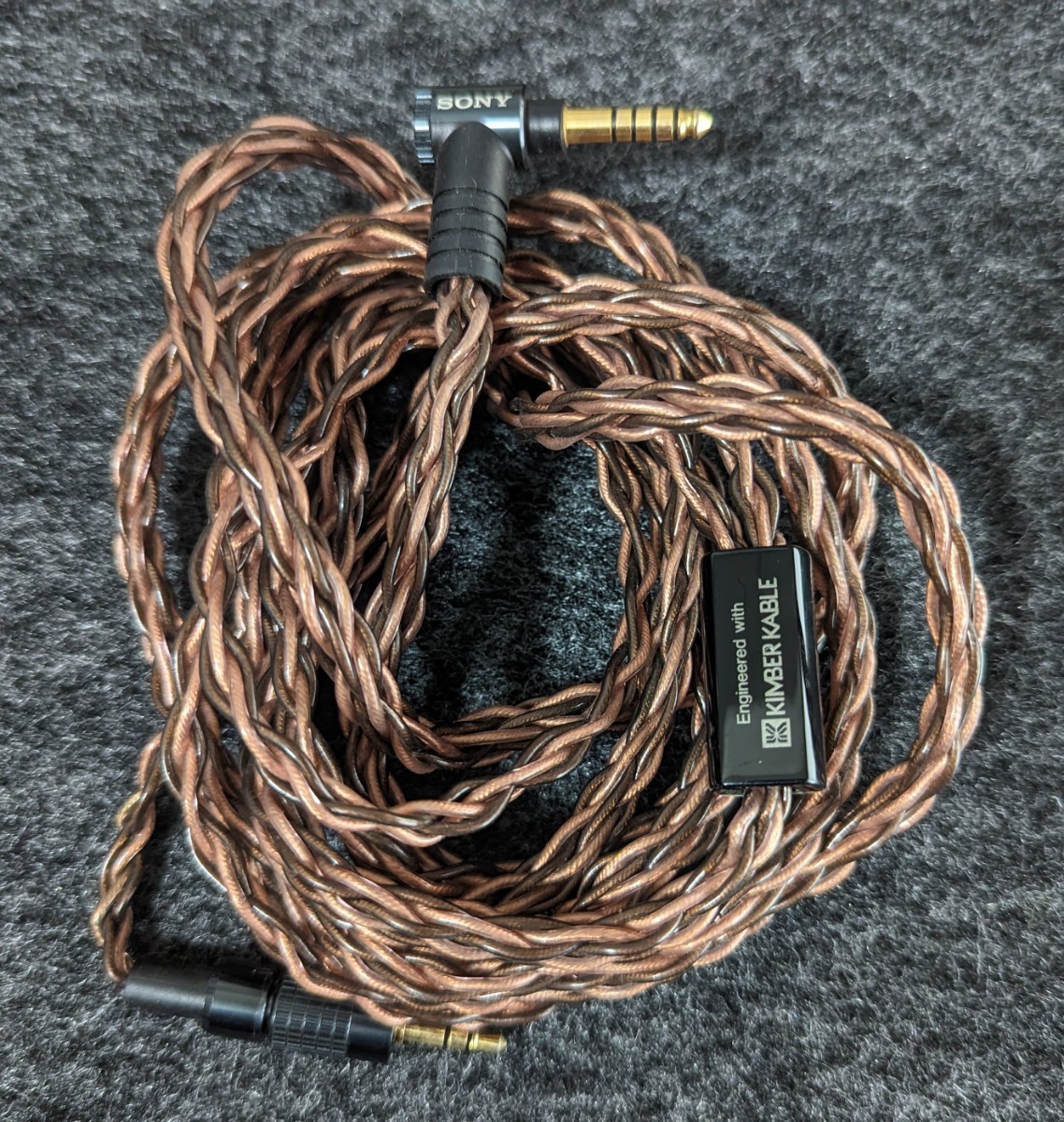 Sony MDR-ZX100 Headphones Closed: SONY MUC-B20SB1 Audio Cable SONY